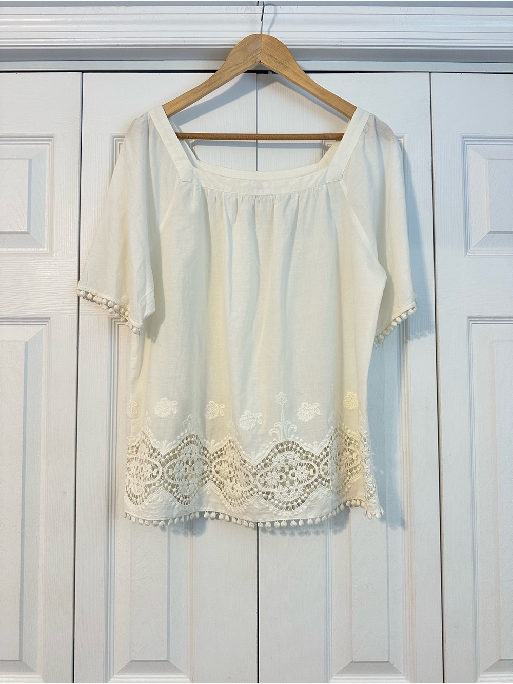 LOFT Cream Embroidered Boho Tunic Top, Large